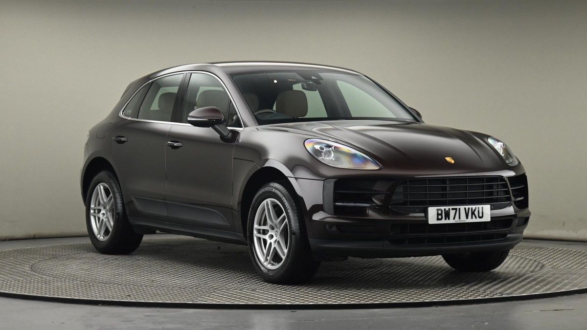 Porsche Macan Sticky Header Image