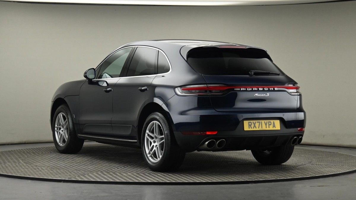 Porsche Macan Image 24