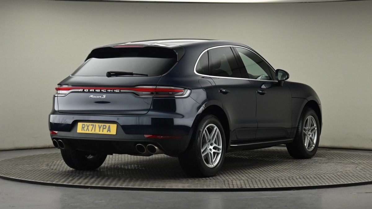 Porsche Macan Image 26