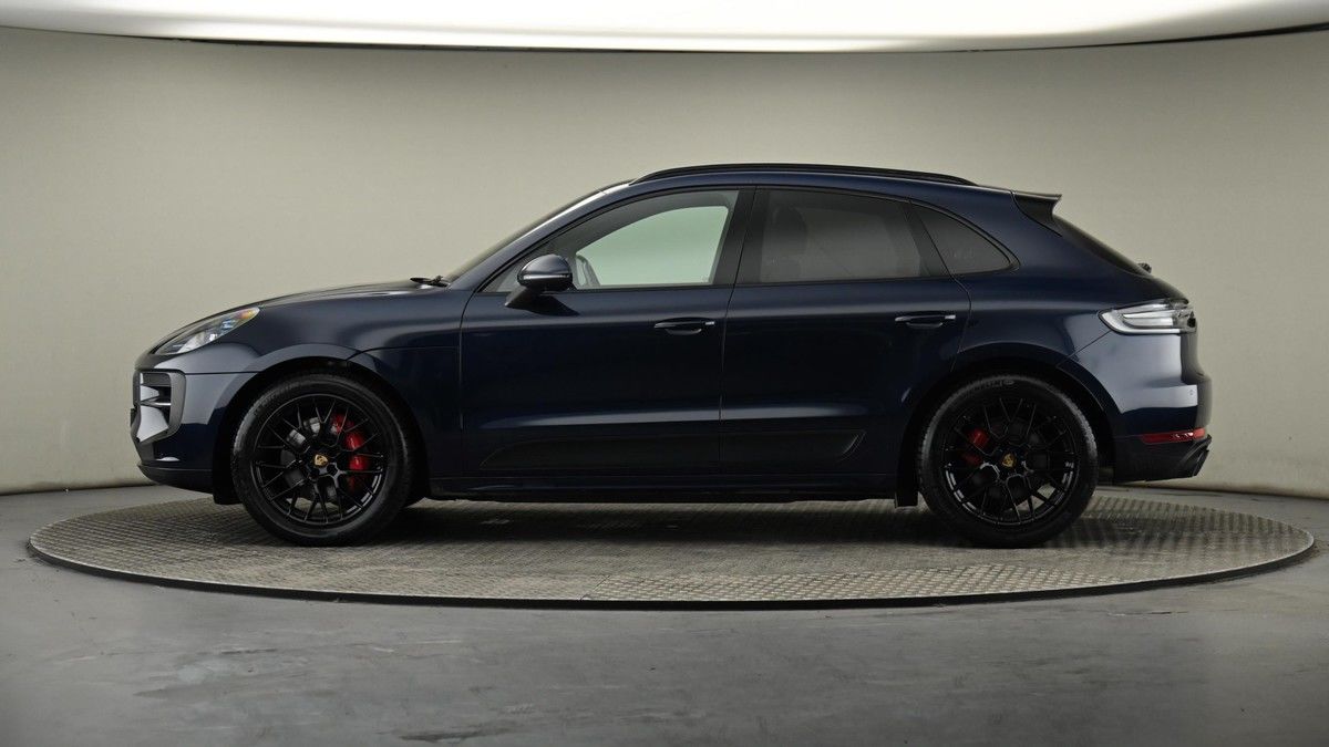 More views of Porsche Macan