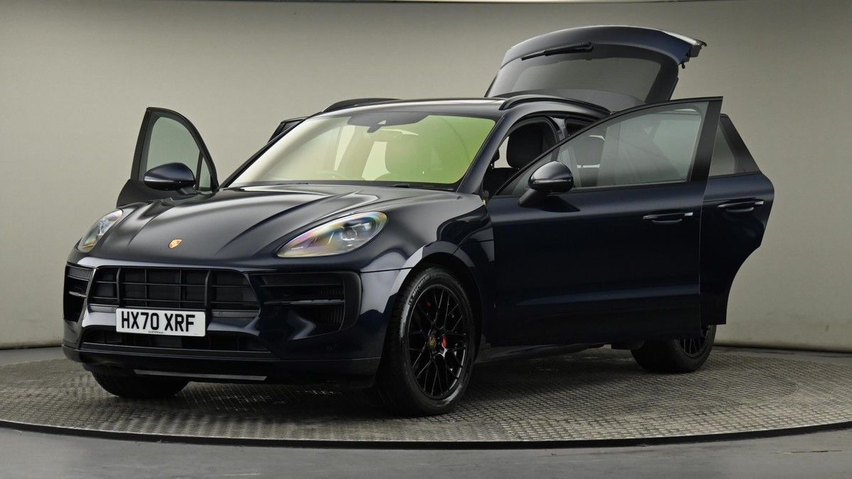 More views of Porsche Macan