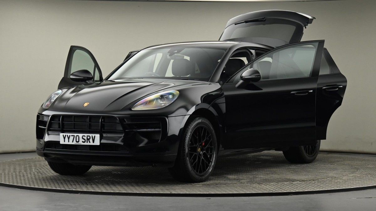 More views of Porsche Macan