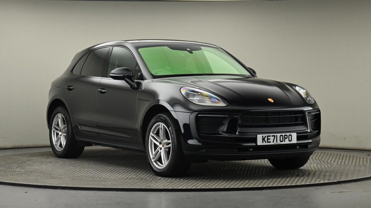 Porsche Macan Sticky Header Image