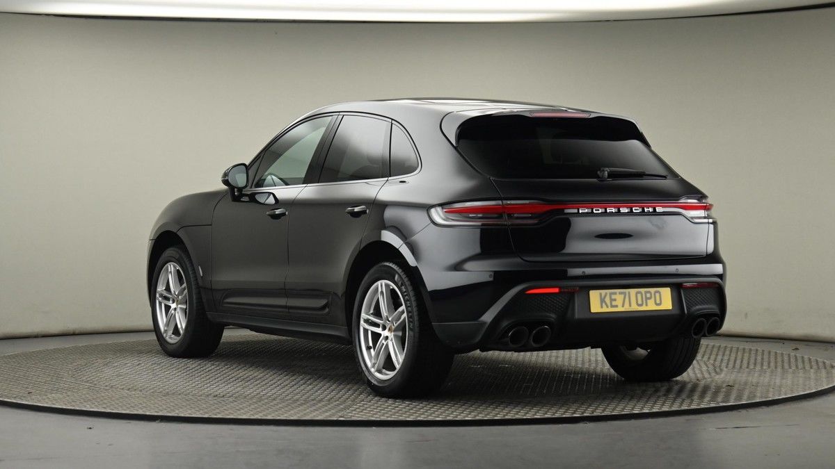 Porsche Macan Image 24