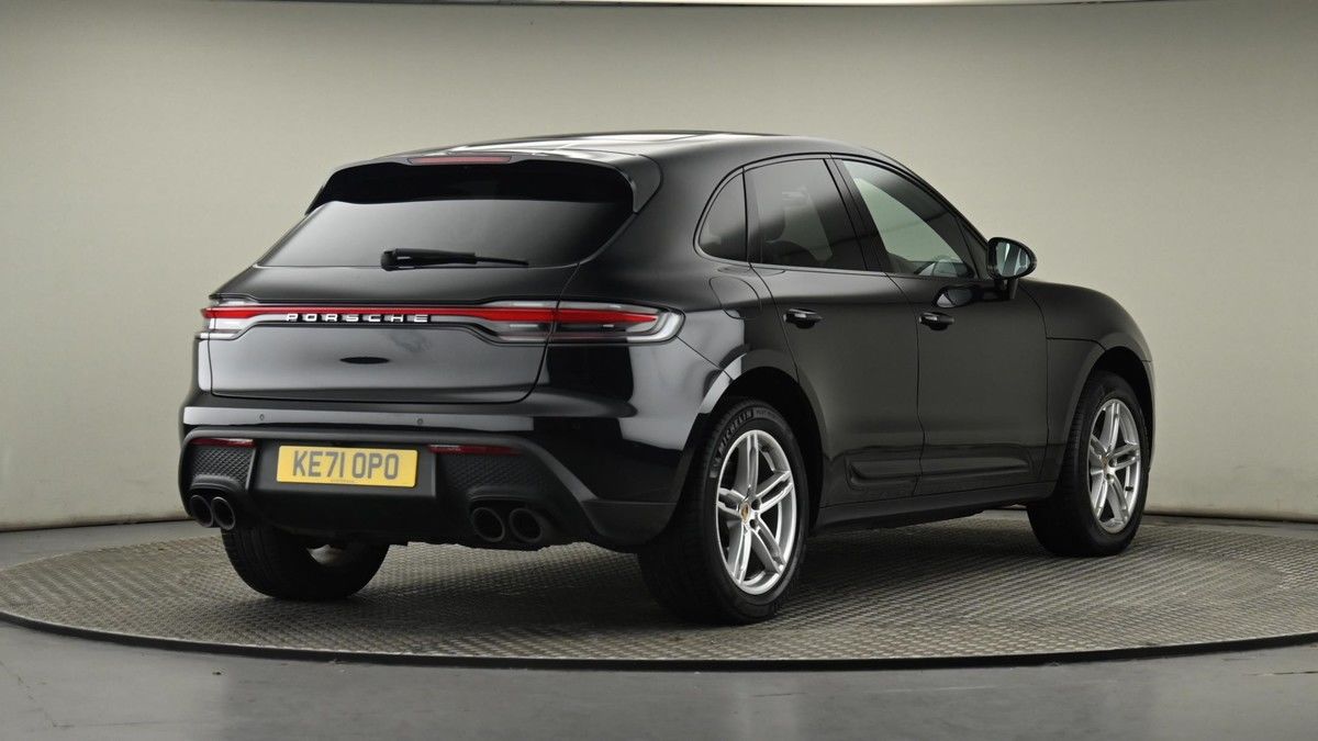 Porsche Macan Image 26