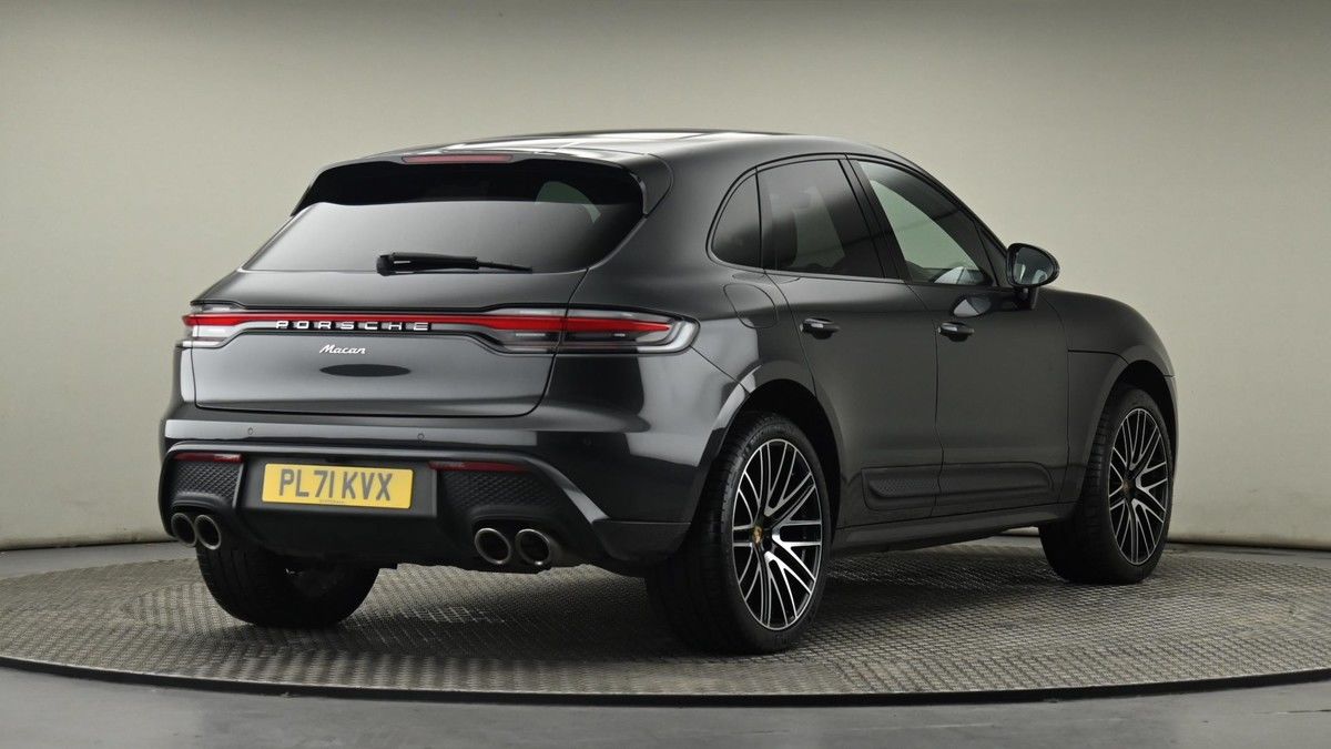 Porsche Macan Image 26