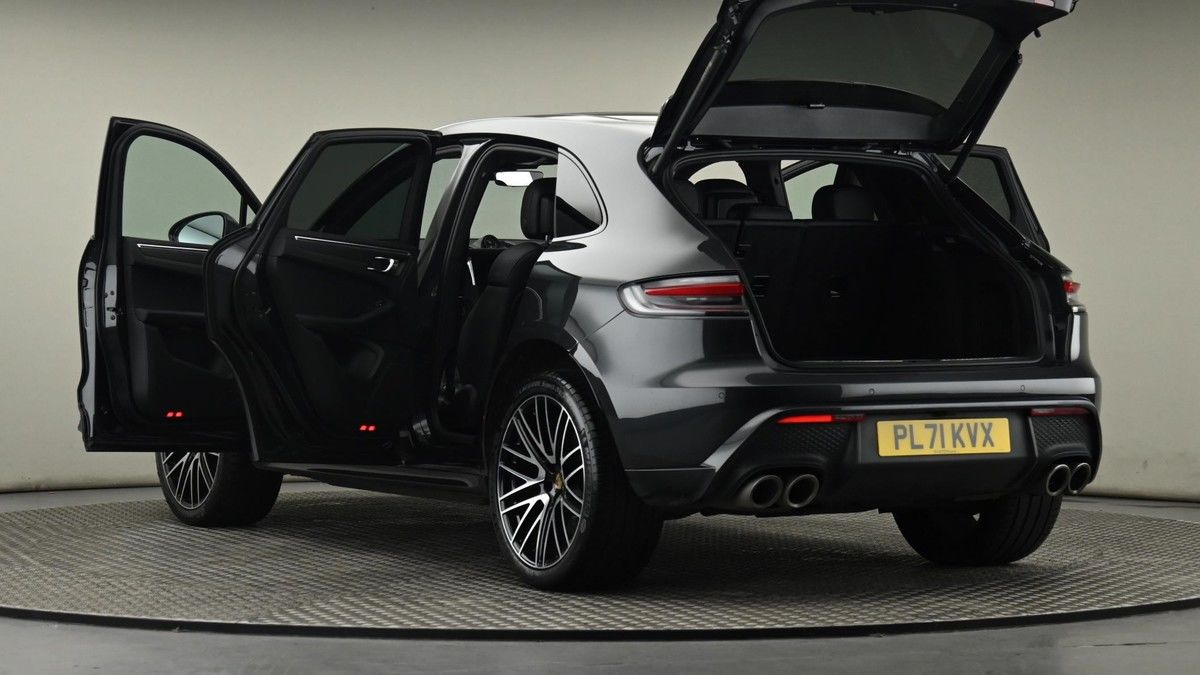 Porsche Macan Image 29