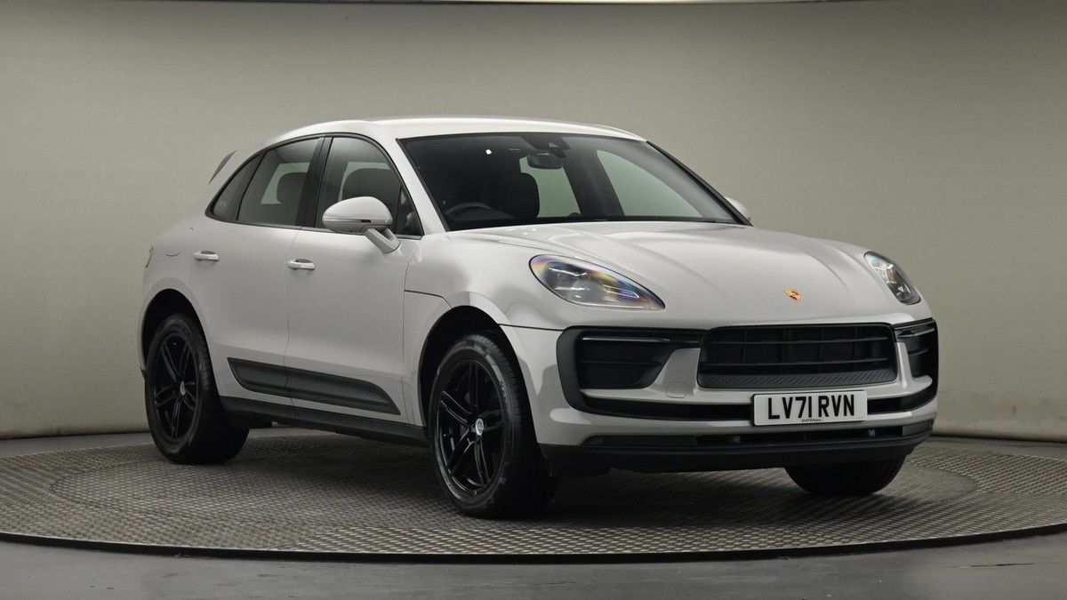 Porsche Macan Sticky Header Image