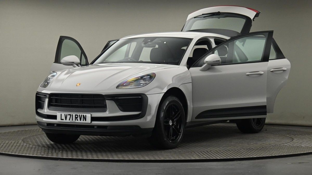 More views of Porsche Macan