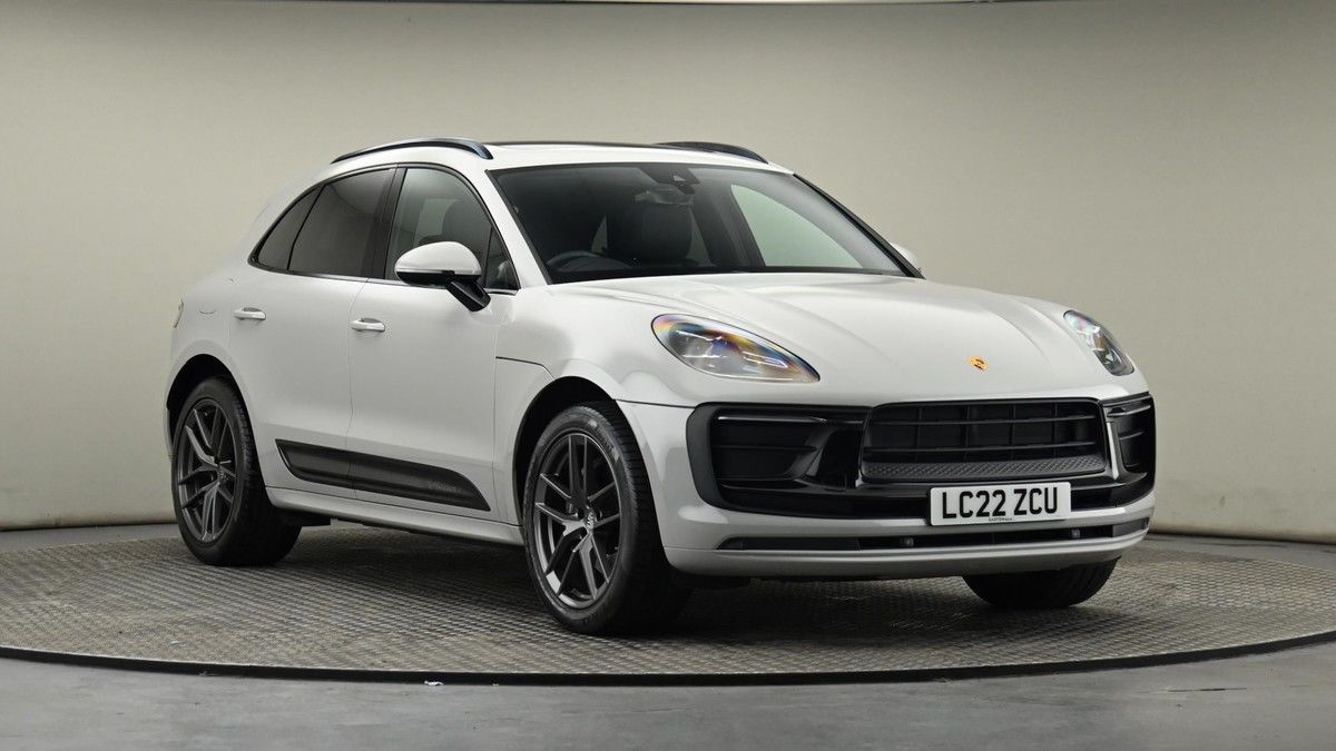 Porsche Macan Sticky Header Image