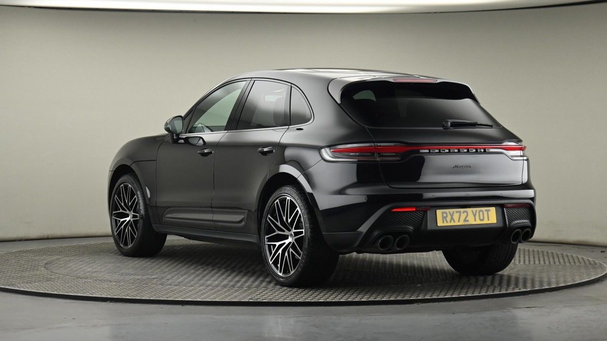 Porsche Macan Image 24