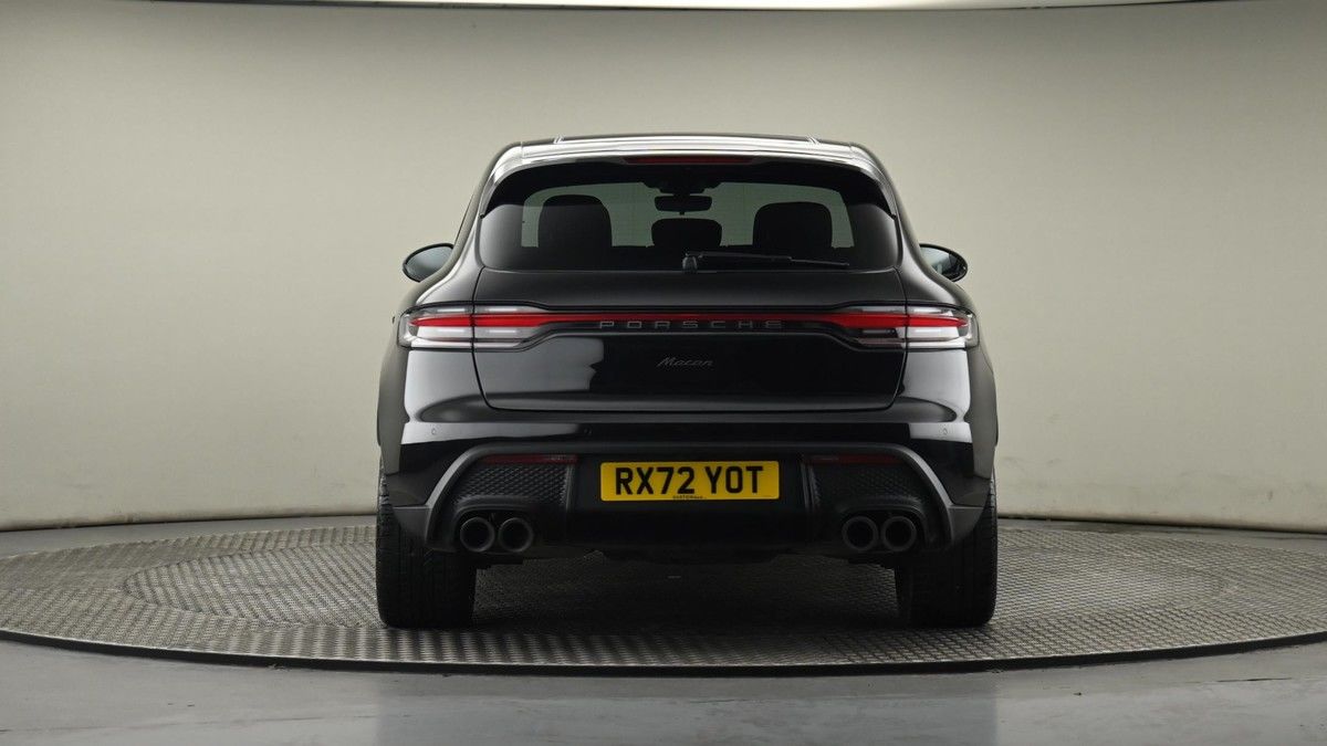 Porsche Macan Image 25