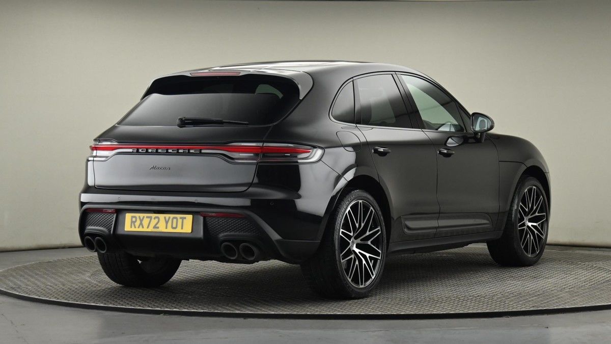 Porsche Macan Image 26