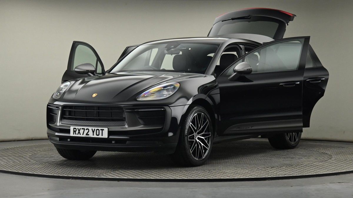 Porsche Macan Image 28