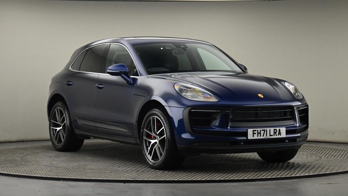 Porsche Macan Sticky Header Image