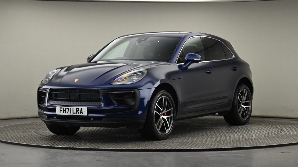 More views of Porsche Macan