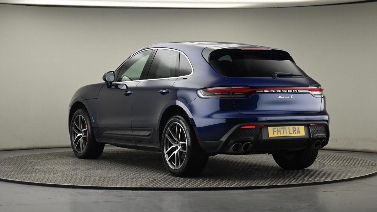 More views of Porsche Macan