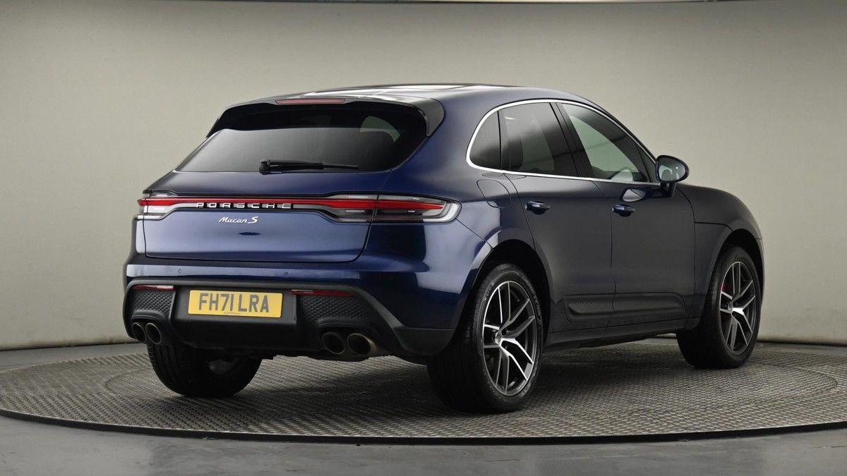 More views of Porsche Macan