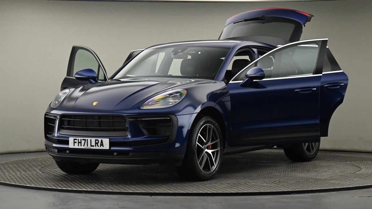 More views of Porsche Macan