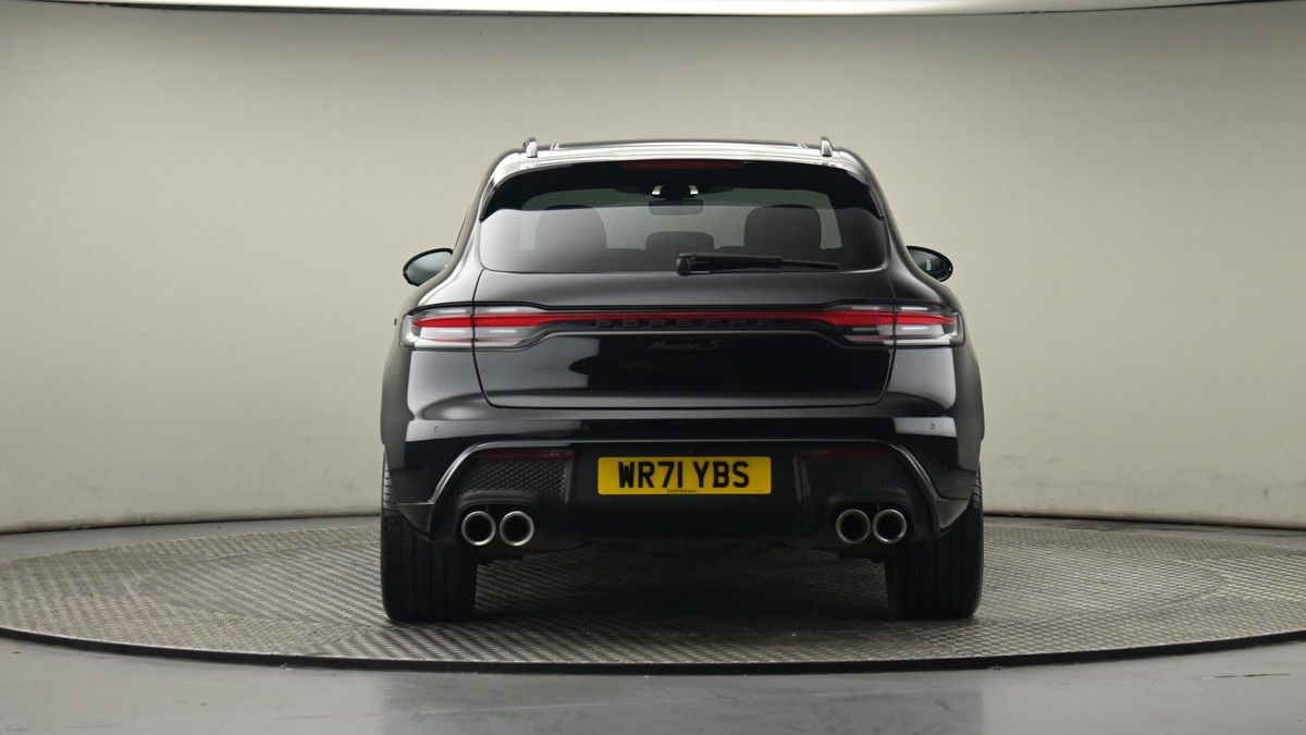 Porsche Macan Image 25