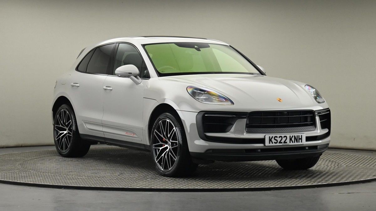 Porsche Macan Sticky Header Image