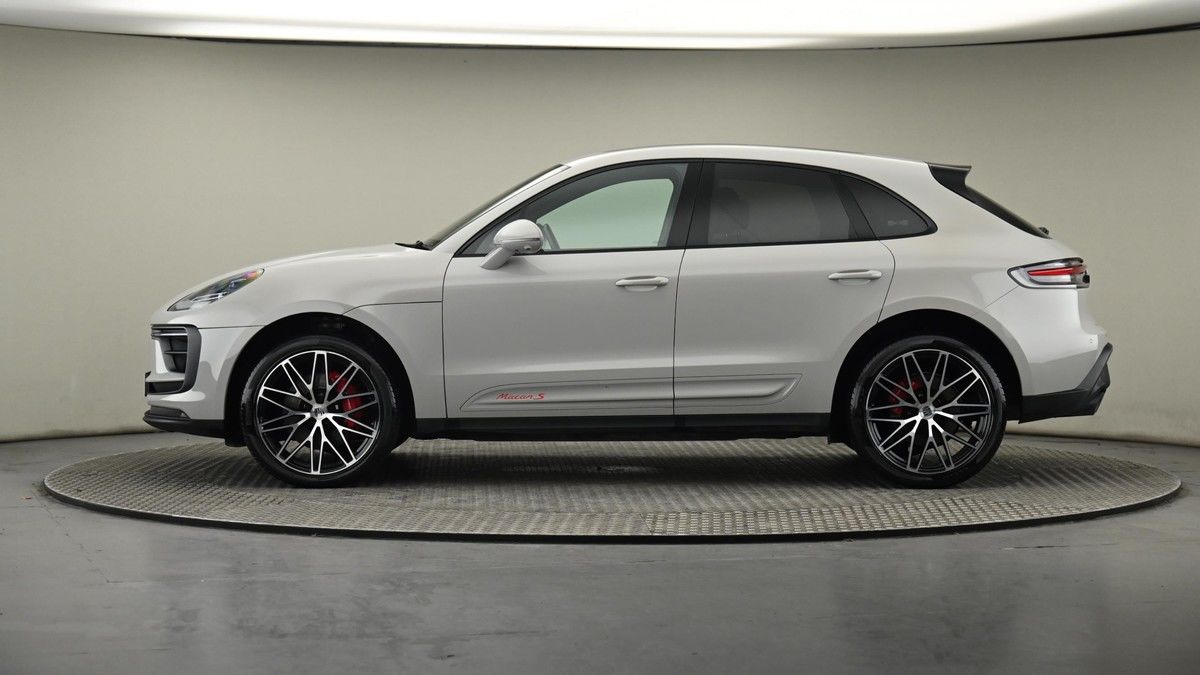 Porsche Macan Image 23