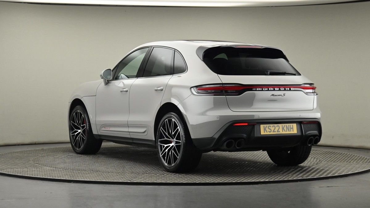 Porsche Macan Image 24