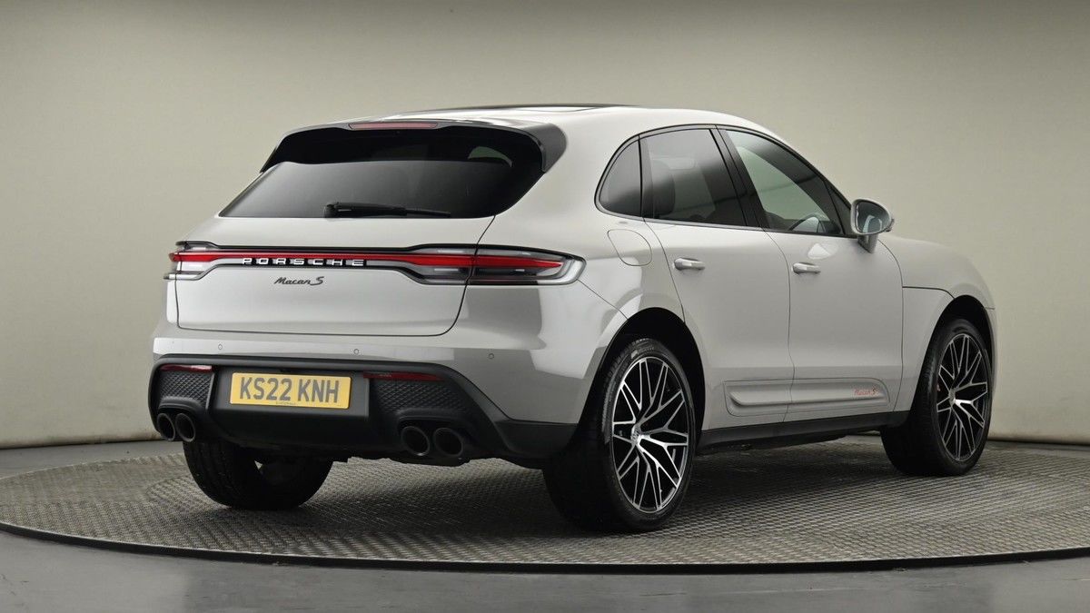 Porsche Macan Image 26