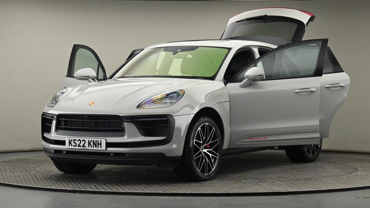 Porsche Macan Image 28