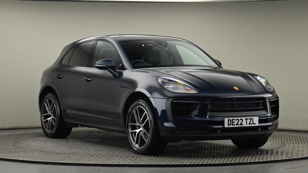 Porsche Macan Sticky Header Image