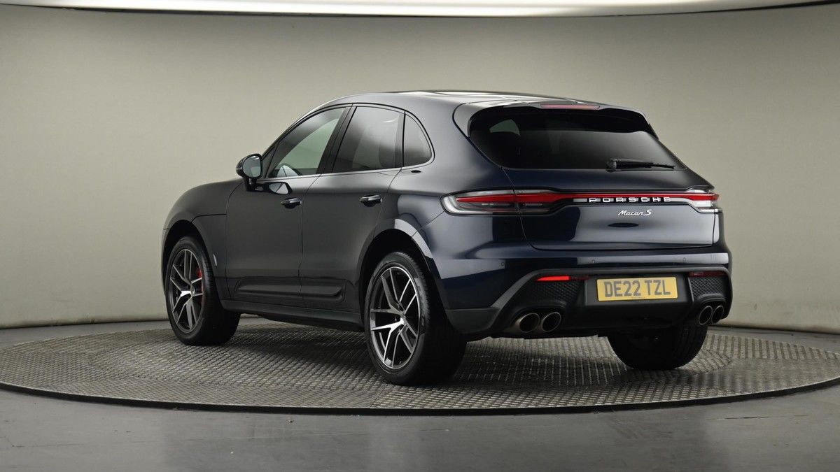 Porsche Macan Image 24