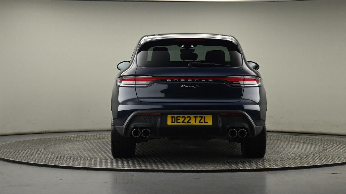 Porsche Macan Image 25