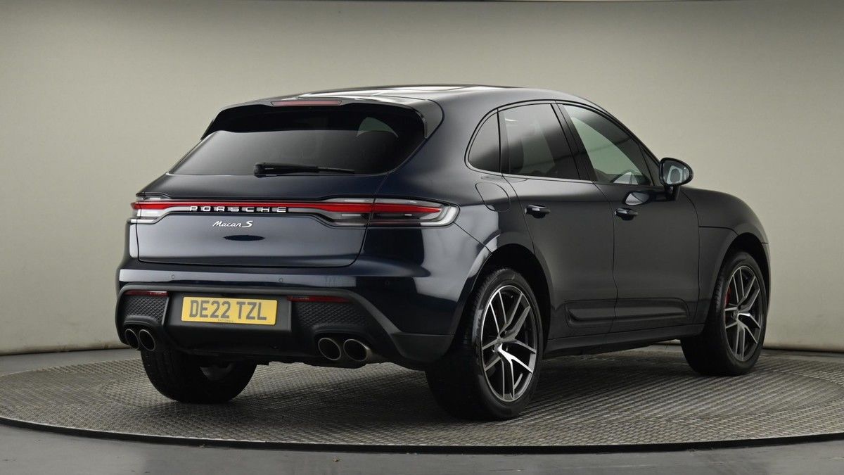 Porsche Macan Image 26