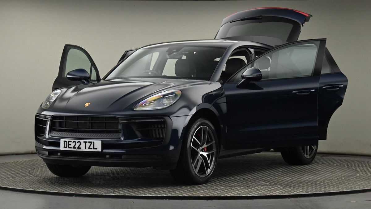 Porsche Macan Image 28