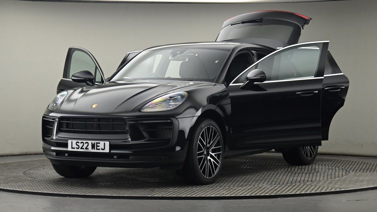 More views of Porsche Macan