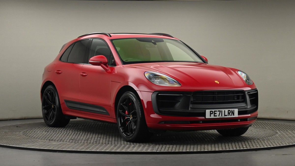 Porsche Macan Sticky Header Image