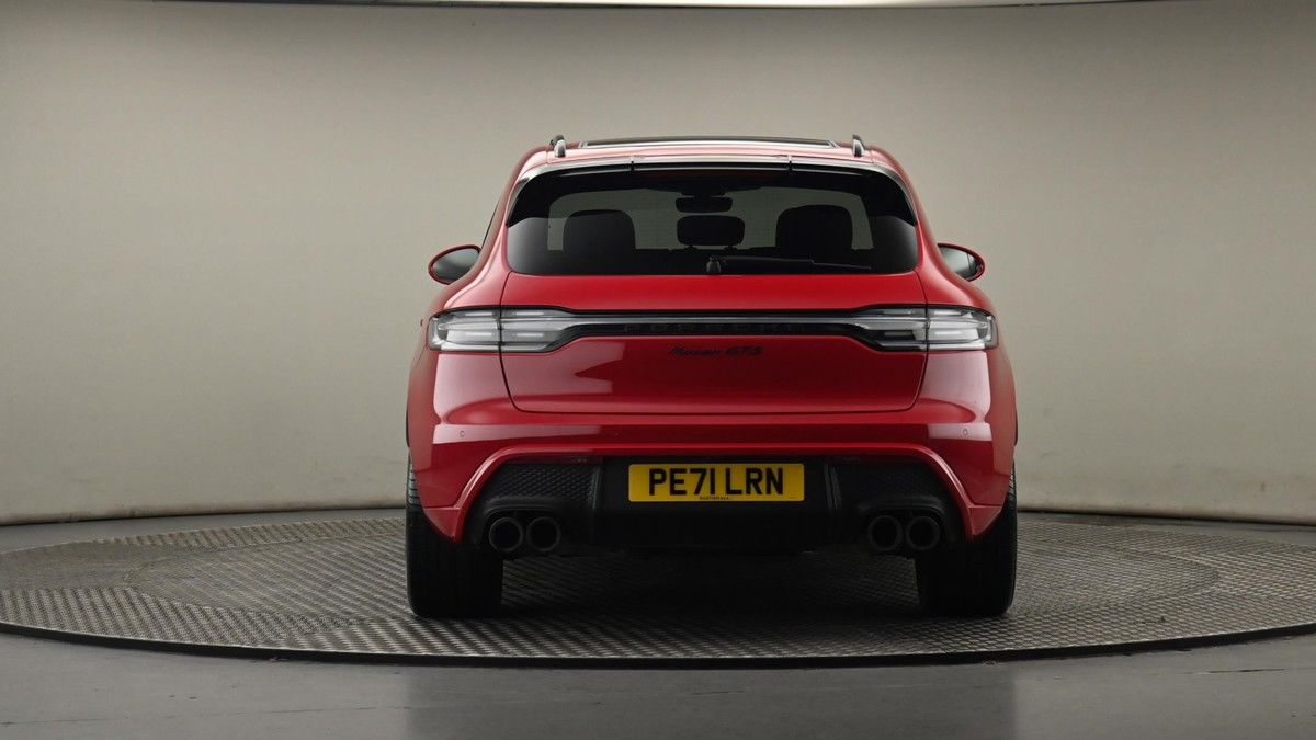 Porsche Macan Image 25