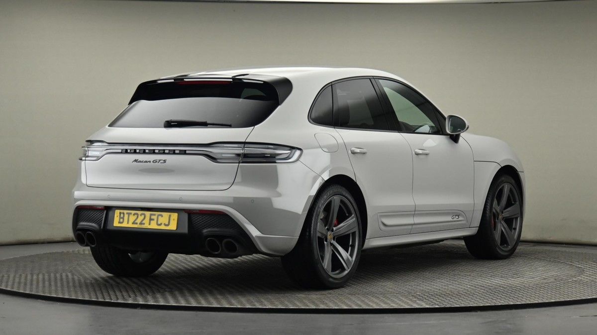 Porsche Macan Image 26