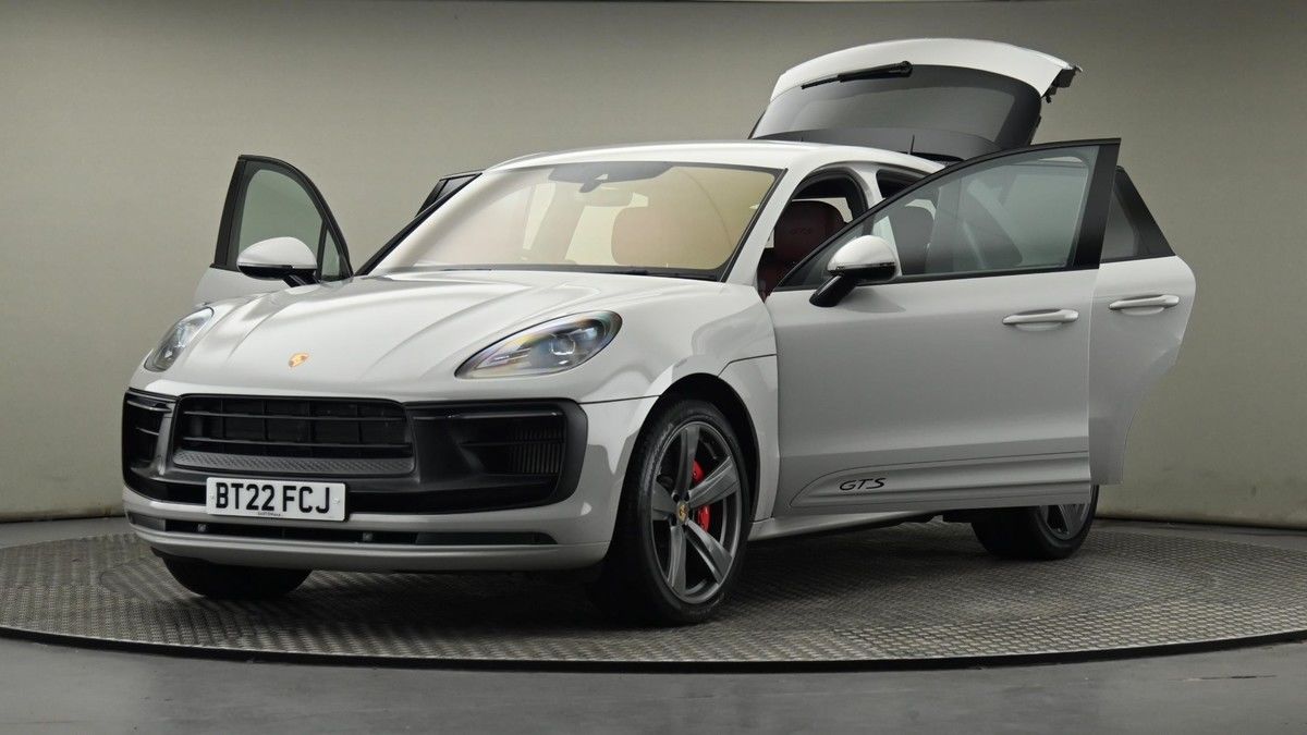 Porsche Macan Image 28