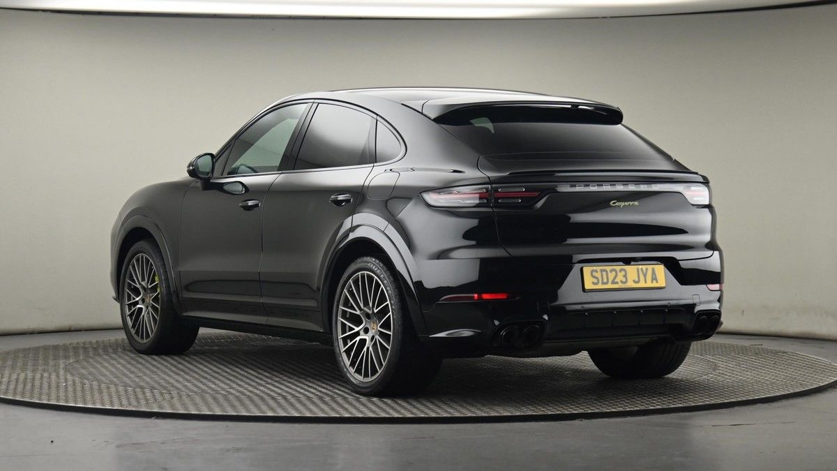 Porsche Cayenne Image 24