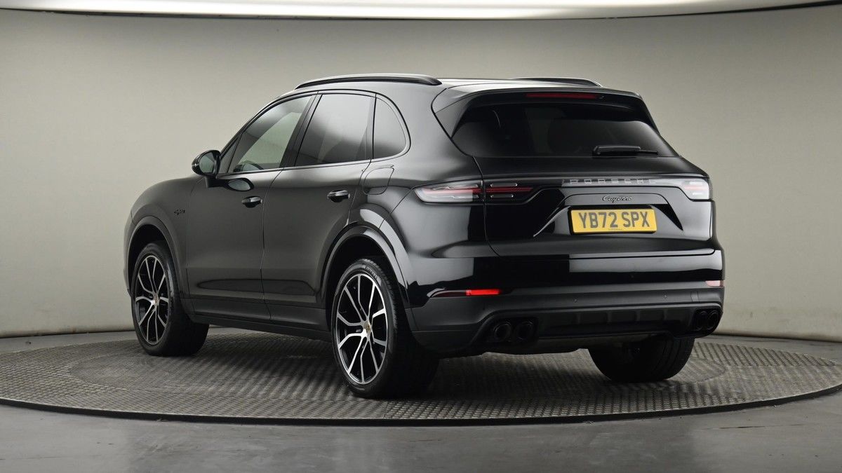 Porsche Cayenne Image 24