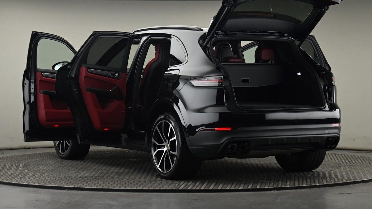 Porsche Cayenne Image 29