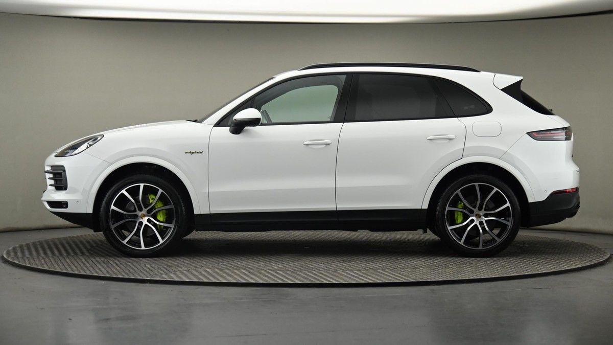 Porsche Cayenne Image 23