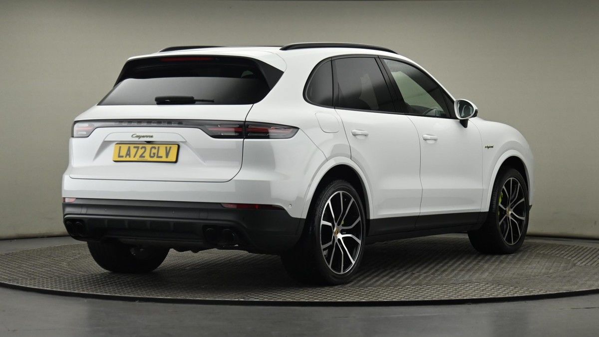 Porsche Cayenne Image 26