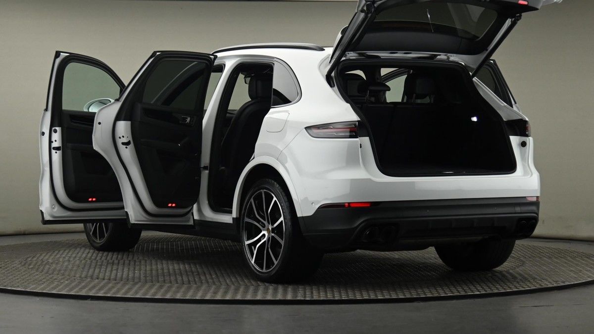 Porsche Cayenne Image 29