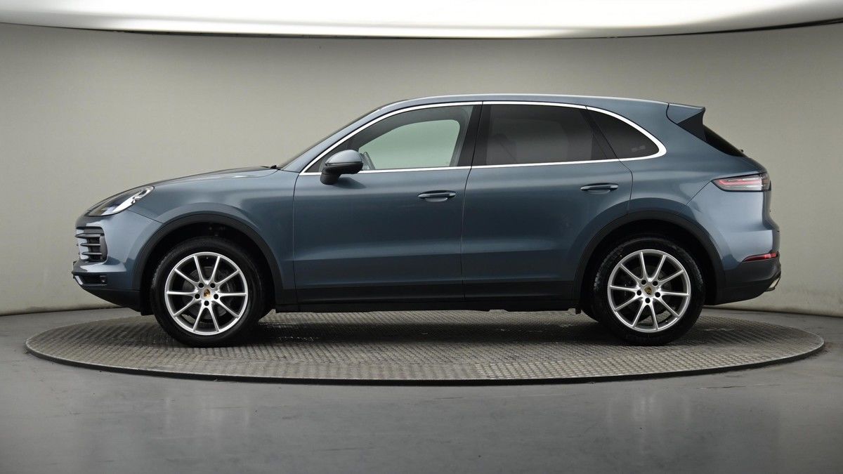 More views of Porsche Cayenne