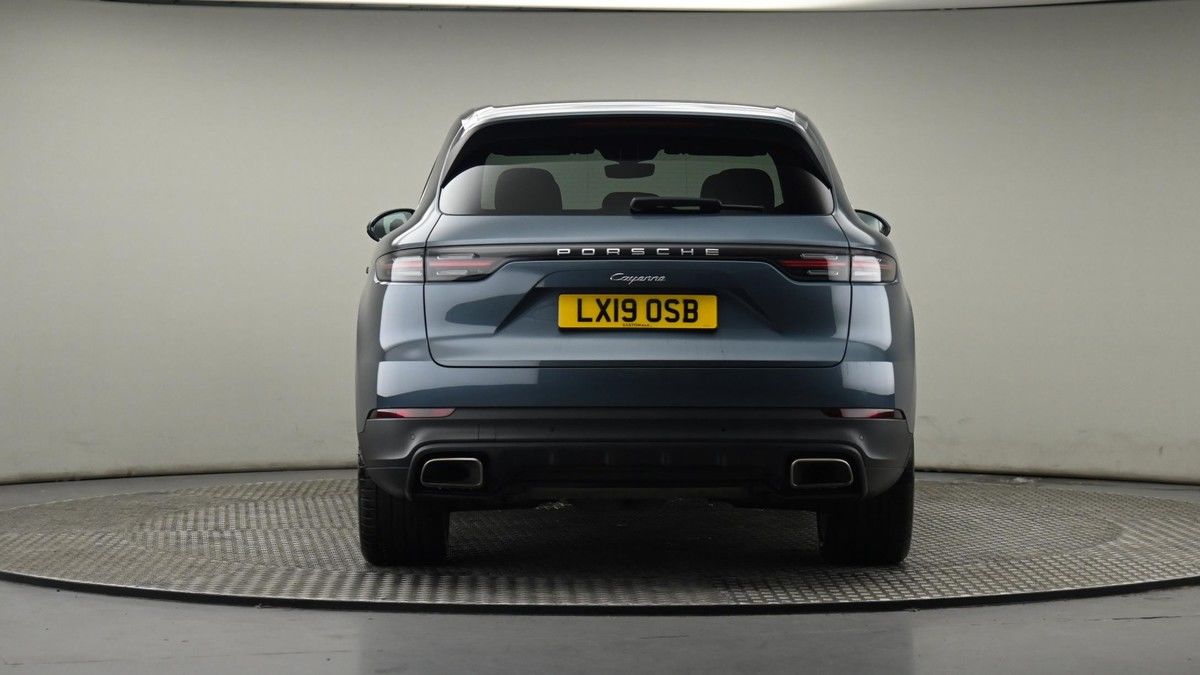 Porsche Cayenne Image 25