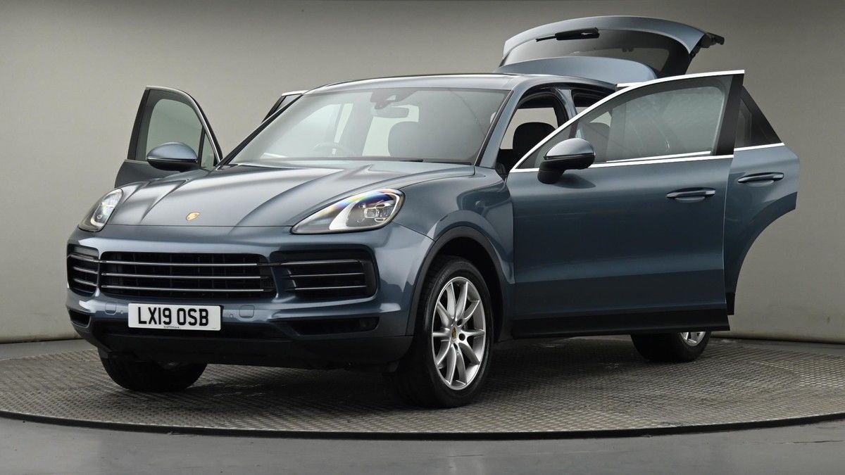 More views of Porsche Cayenne