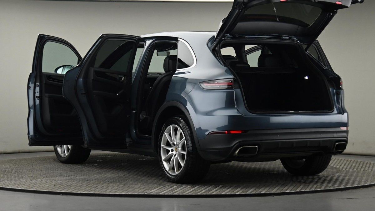 Porsche Cayenne Image 29