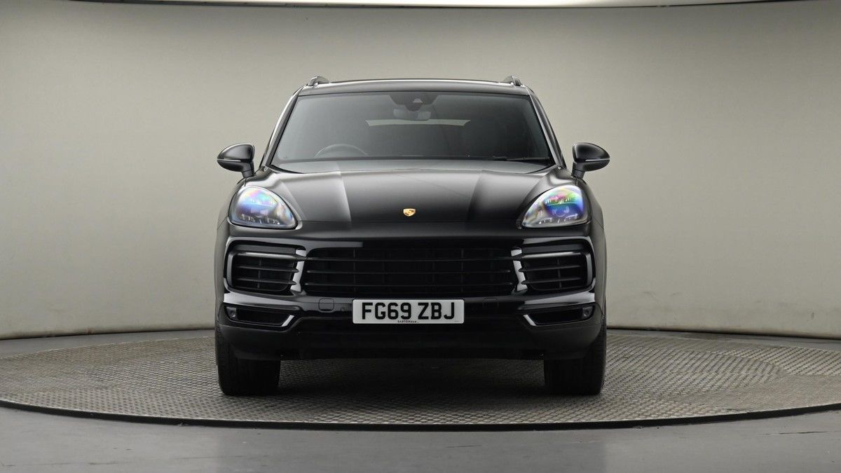 Porsche Cayenne Image 21